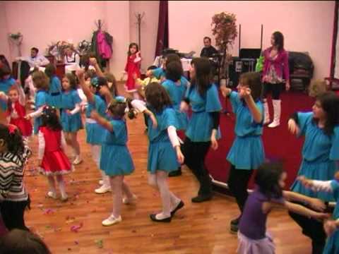 Lucky Dance Club - Din Roman - ALICE - MARELE ALEXANDRA- MOS CRACIUN 2010 (3).mpg