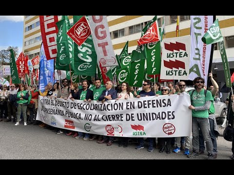 Seis mil personas participan en la manifestaci&oacute;n por la escuela p&uacute;blica y contra el decreto de escolarizaci&oacute;n