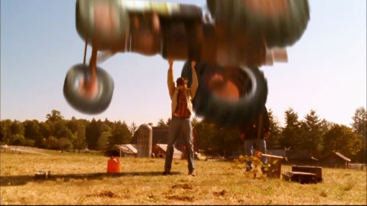 Clark Kent's Powers - Super Strength -- (Smallville - S2-3; E5)