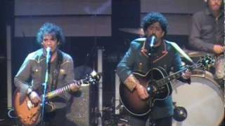 Los Bunkers + Manuel Garcia - El Día Feliz (Teatro Nescade De Las Artes 30.12.2010)