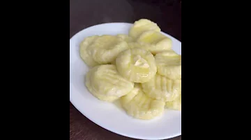 ЛЕНИВЫЕ ВАРЕНИКИ С ТВОРОГОМ 🥟, просто идеально на завтрак 👍 для детей то что надо 👌 Рецепт #Shorts