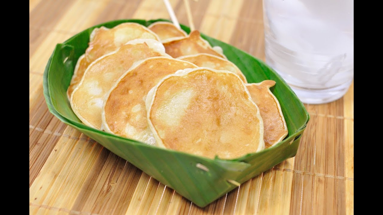 Thai Young Coconut Pancake (Thai Dessert) - Kanom Ba Bin Maprao On ขนมบ้าบิ่นมะพร้าวอ่อน