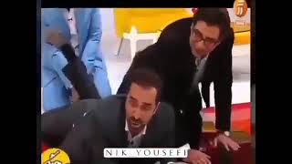 اه اینطوری نمی تونم زیر دلم درد گرفت😂😂😂😜😋