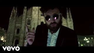 Video thumbnail of "Dargen D'Amico - Amo Milano"