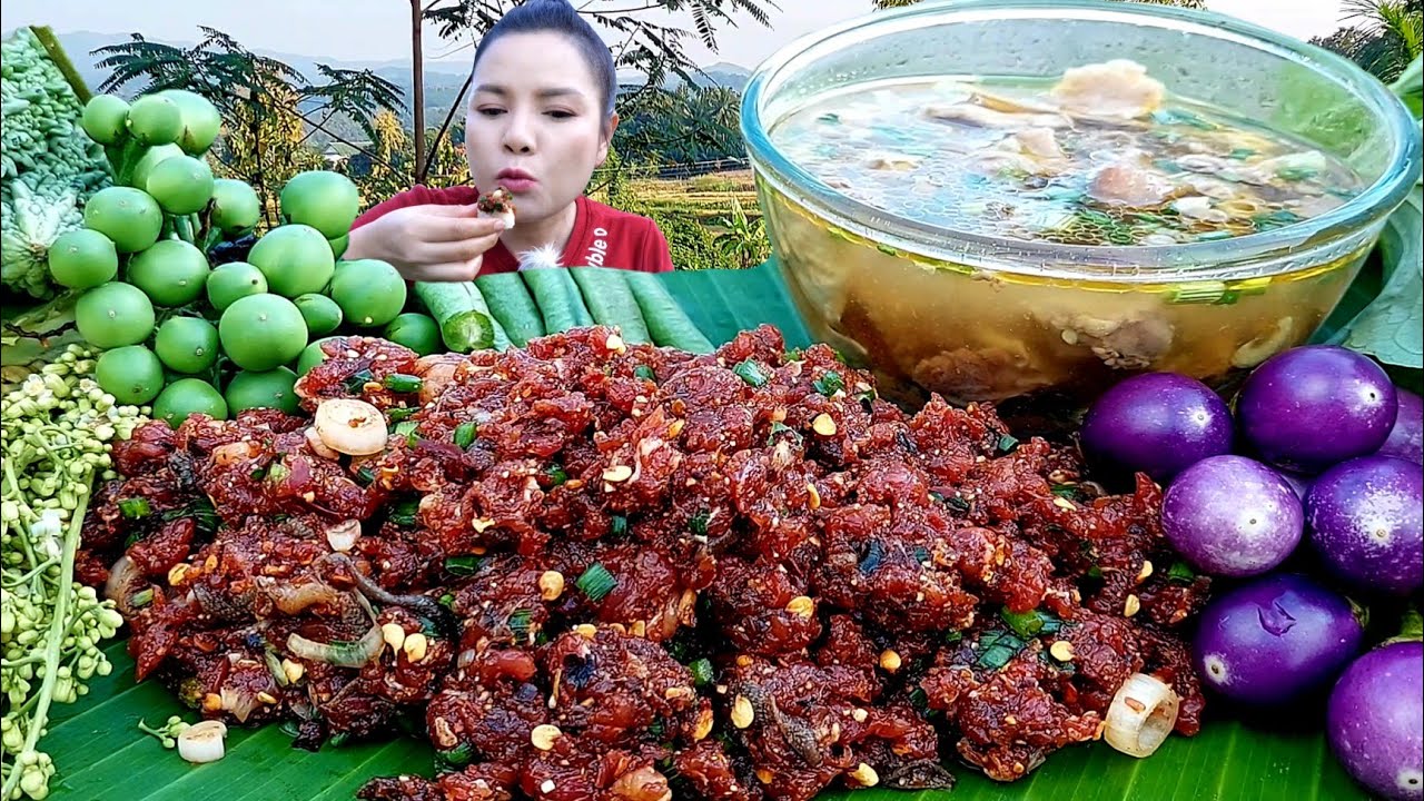 ก้อยขมเเห้งหอมข้าวคั่วซดกับต้มเเซ่บข้าวเหนียวใหม่ฮ้อนๆเเกล้มผักบ้านๆ 30 พฤศจิกายน  2023