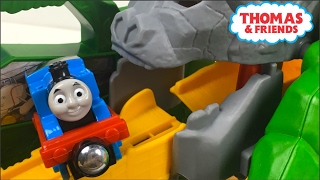Thomas And Friends Take-N-Play Portable Railway Jungle Quest Thomas Daring Escape - Unboxing