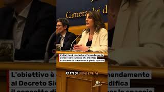 Cosa ci fanno 6 grammi di cannabis alla Camera dei Deputati? 🌿🚬