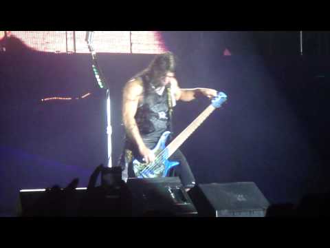 robert-trujillo-(metallica)-solo-bass-guitar-@-sonisphère-france-2011