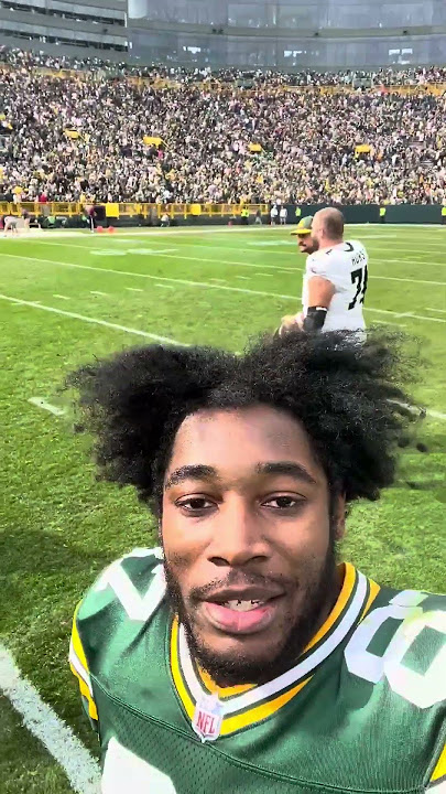 Shout-out Lambeau! 🗣️🏟️