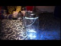 太陽光充電で発光する瓶型ライト「Consol Solar Jar」の点灯試験