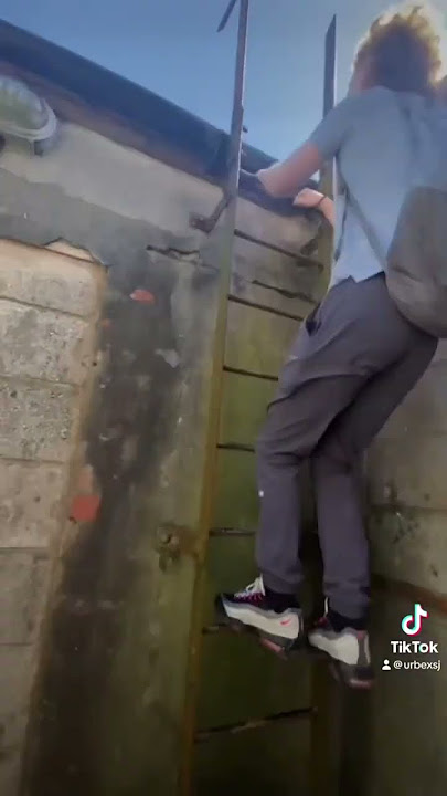 Backrooms #urbex #urban #urbanexplorer #derelict #viral #scary #creepy