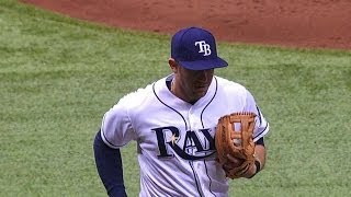 TOR@TB: Longoria makes a great leaping play at third