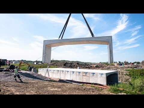 30,000 kg (40 Ton) 3-Sided Precast Concrete Box Culvert Installation