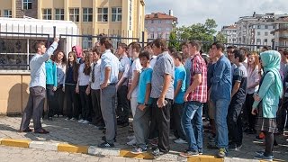 Çayeli'nde Okul Protestosuna Siyasi Destek Resimi