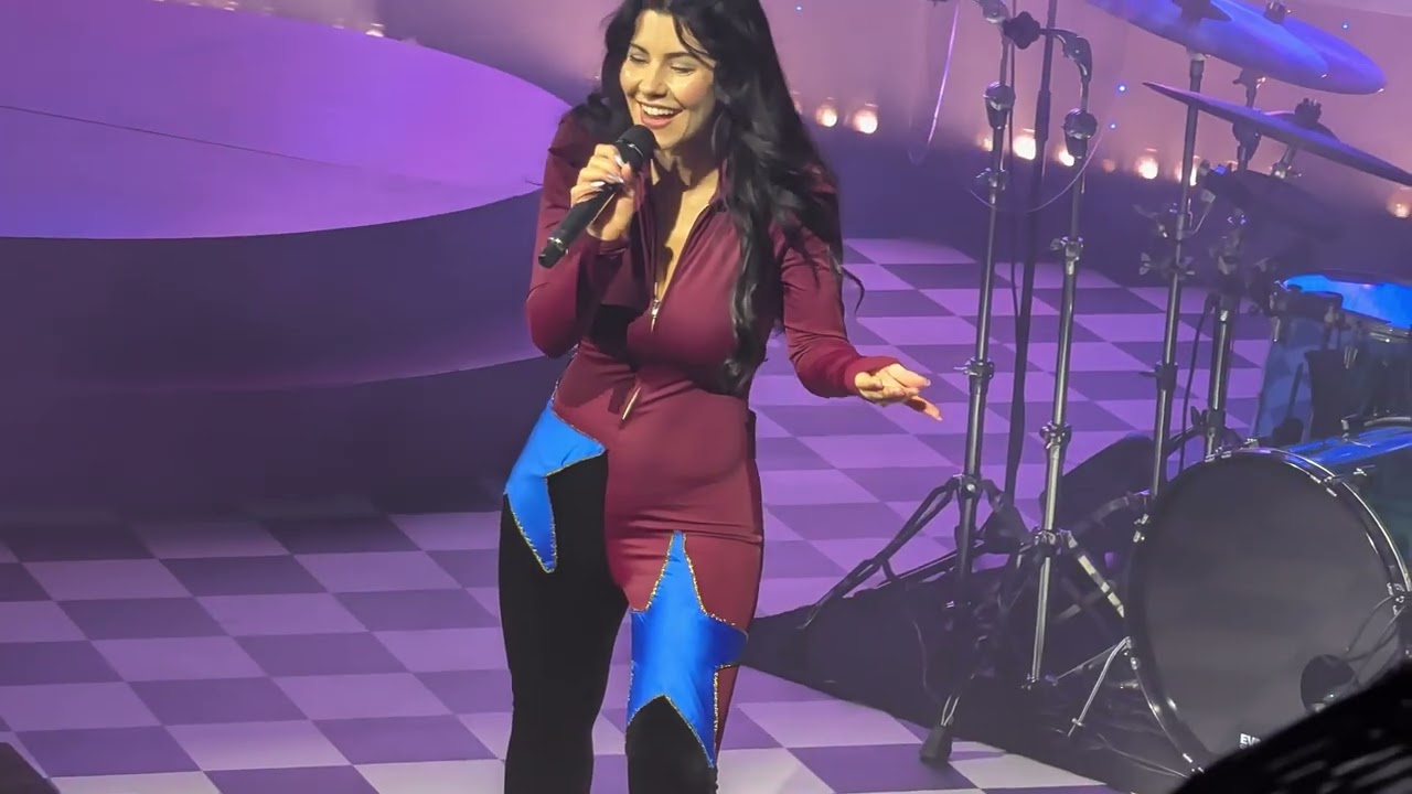 ミュージシャン MARINA 20250924 - Marina - Blue (8k) - Live at Franklin Music Hall