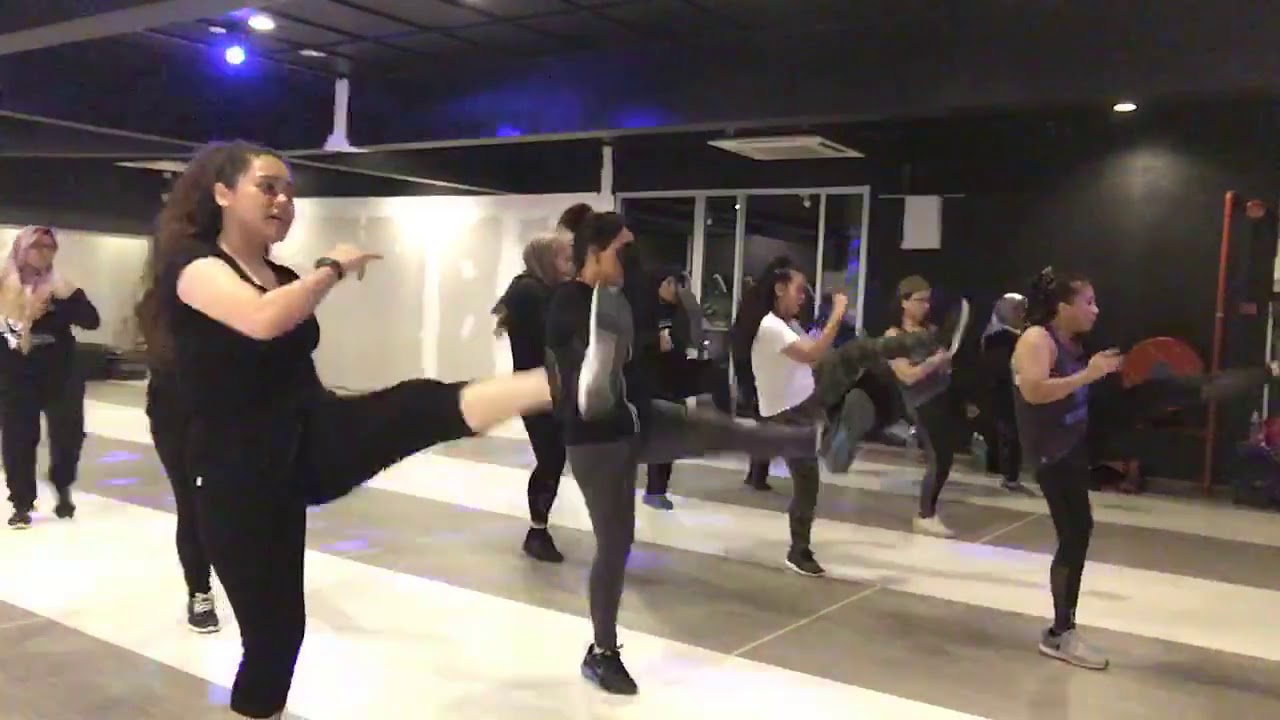 Body Combat Class with Meq - YouTube