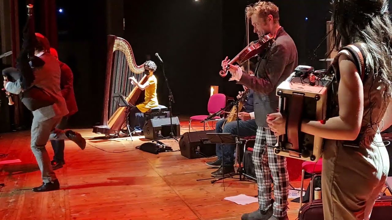 Alborada de Veiga y Muñeira de Chantada Carlos Núñez y Miguelrabel