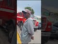cuerpo de bomberos luchando para que se acuerde de ellos que están olvidado