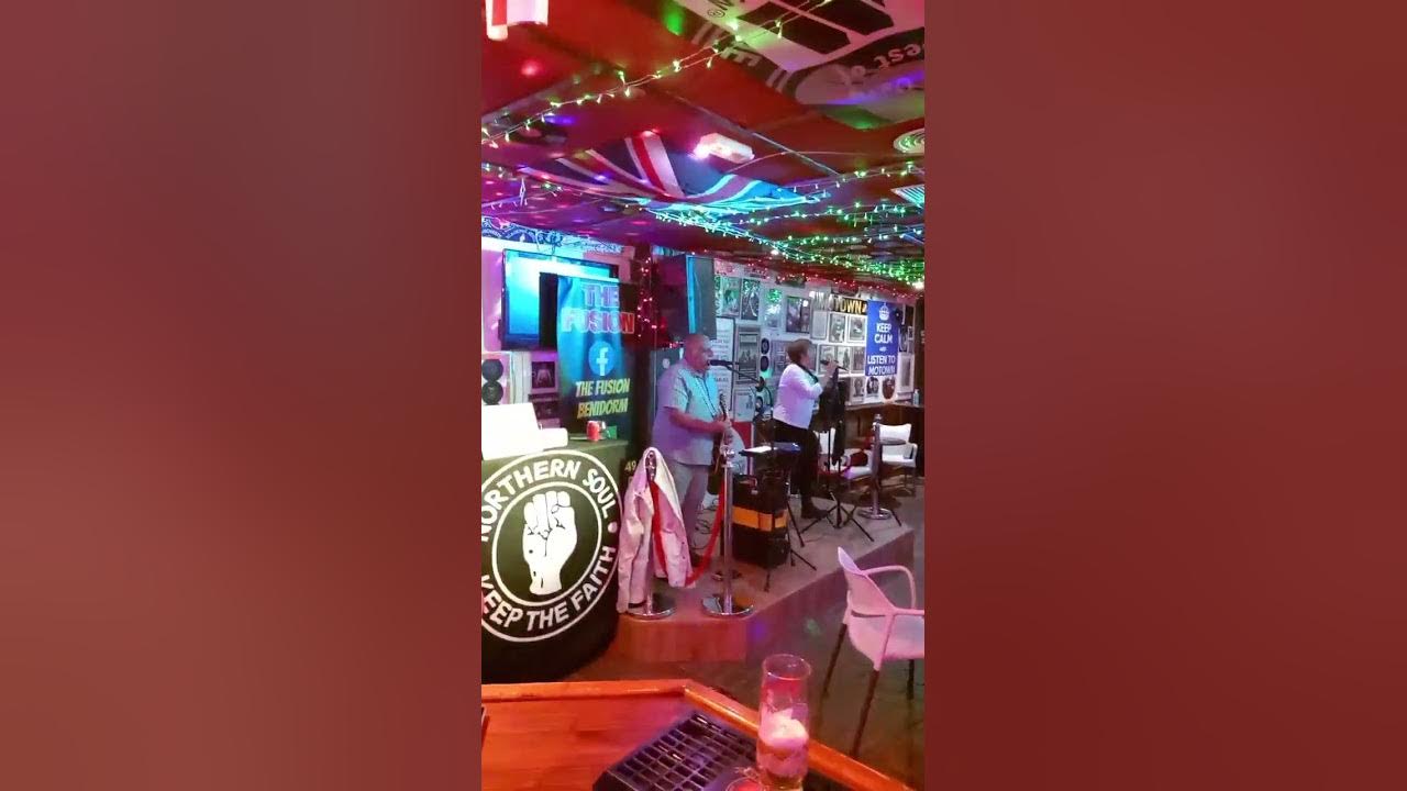 Benidorm. The Soul Bar - YouTube