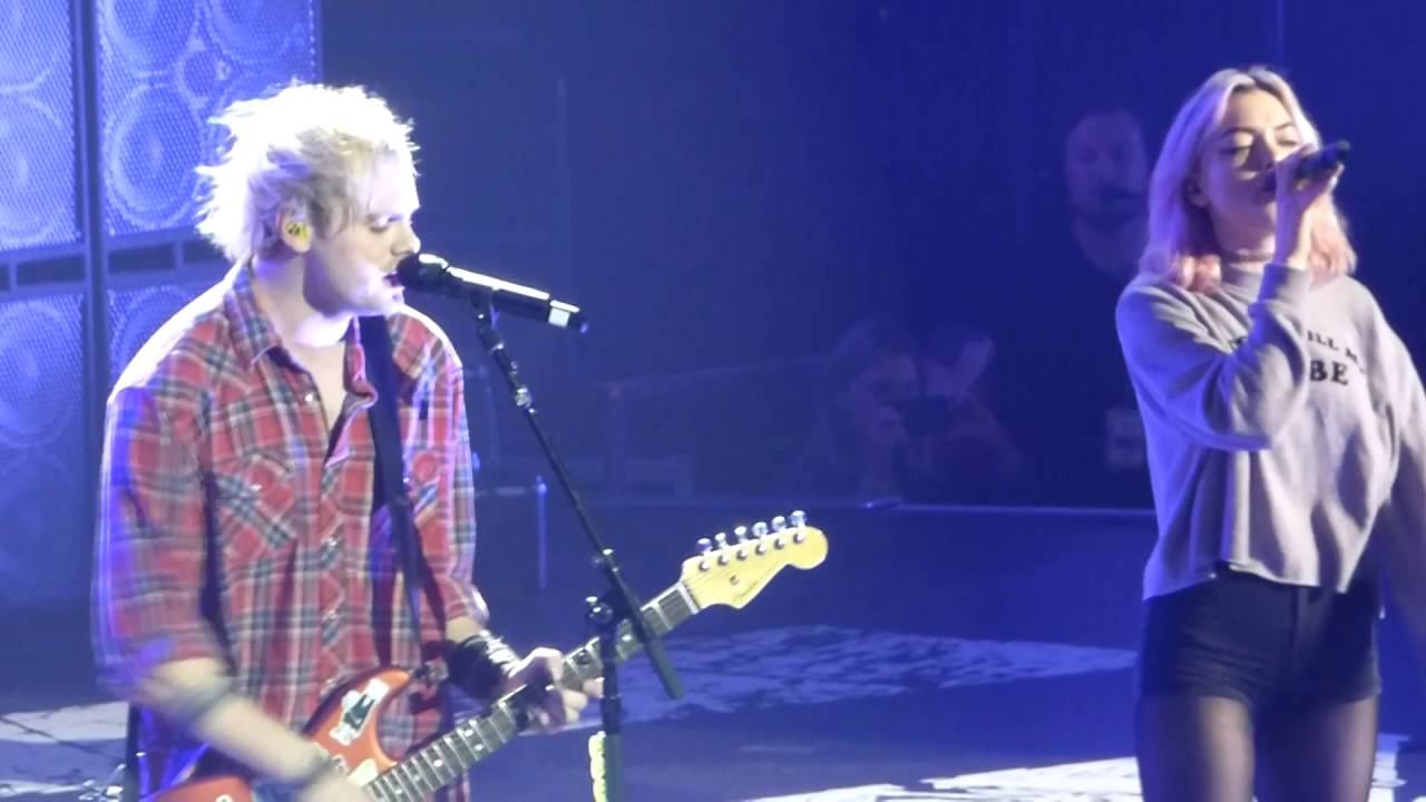 5 Seconds Of Summer - Waste The Night - Moline IL 7/29/16