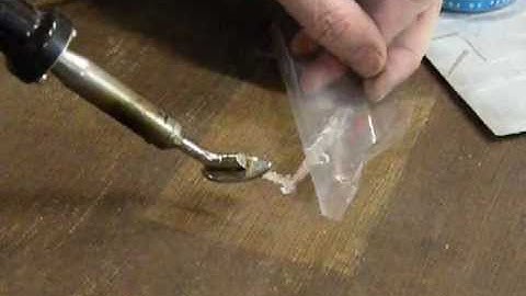 Comment restaurer une déchirure de toile sur un tableau - l