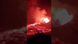 Kilauea Volcano's Molten Lava Lights Up the Night