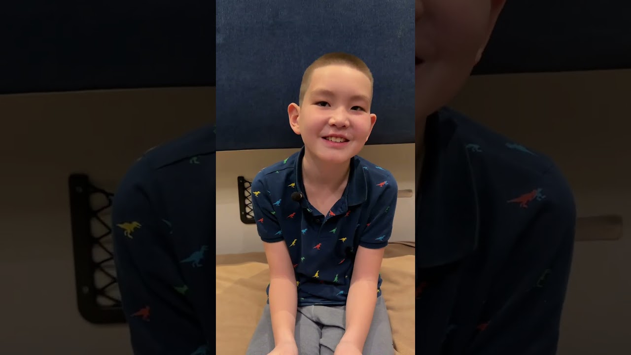 Дети поздравляют с Новым годом 