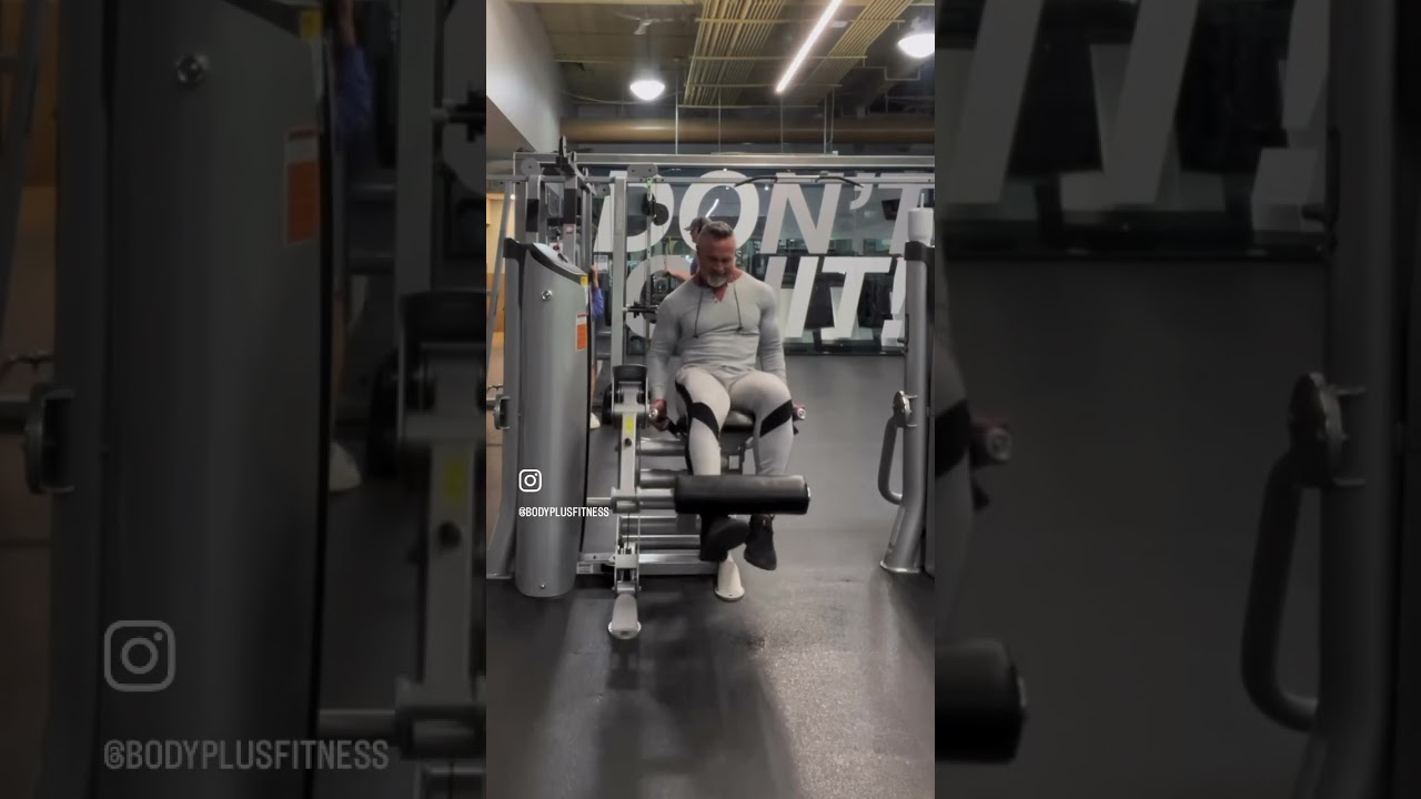 ONE LEG AT A TIME FOR BETTER CONTRACTION AND FOCUS #quads #muscle