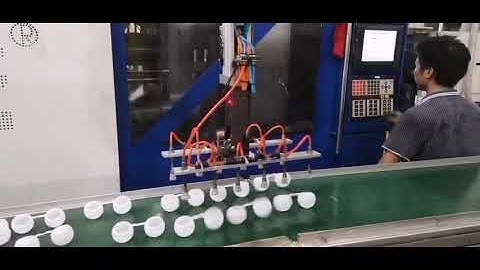 Zhen Hua injection molding machine