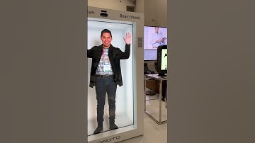 The holodeck is here - quick beam of a live stream hologram (real-time)