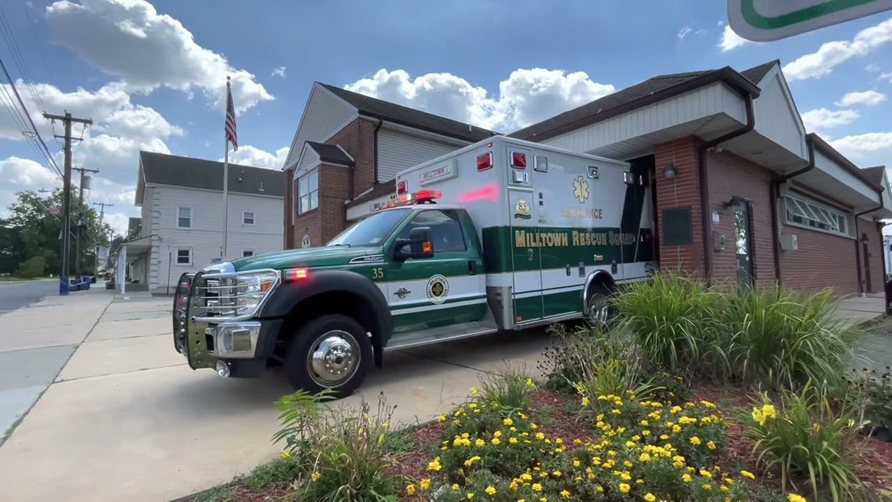 ￼30 of the Milltown, Rescue squad responding