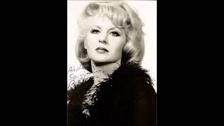 Ni̇san Yağmuru - Belkis Özener Resimi