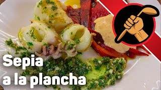 Испанская кухня. Sepia a la planca con salsa verde y salsa special