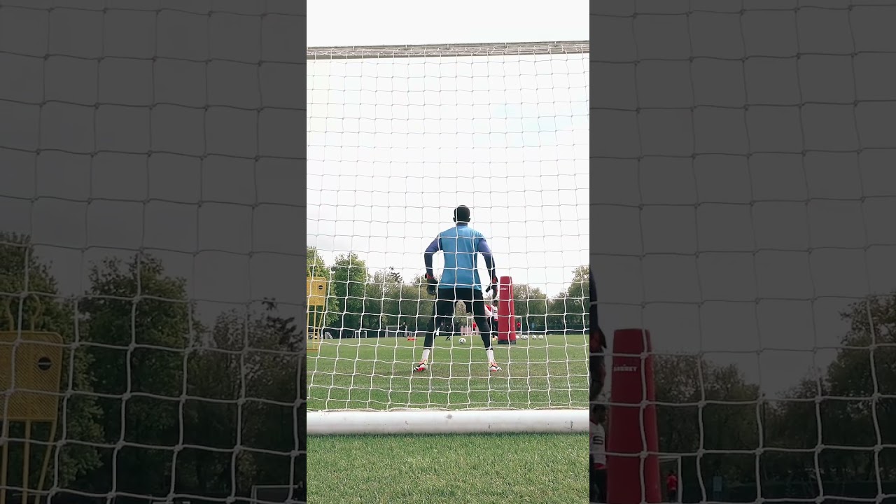 🧤 Behind the goal ❌ 𝑀𝑒𝑟𝑐𝑖 𝐺𝑎𝑢𝑡ℎ'  ❤  #skills #football #srfc