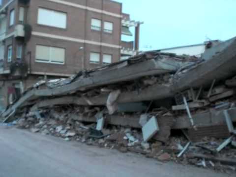 Terremoto Lorca edificio-derrumbado (Lorca earthquake fallen-building)