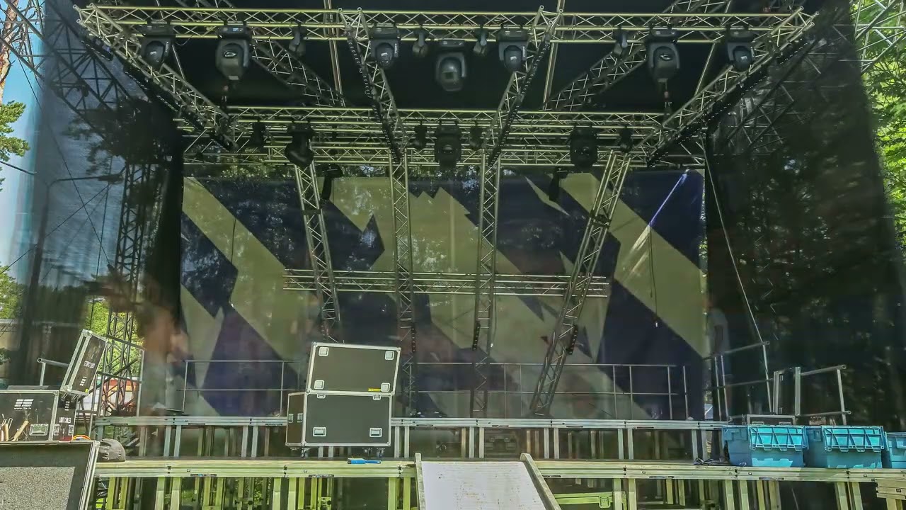 Timelapse de montaje de escenario