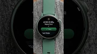 vivoactive® 6 wakes you up with optimal timing based on your sleep
Your alarm will always go off at the selected time.
The smart wake alarm creates a 30-minute window for your vívoactive® 6 watch to attempt to wake you with optimal timing based on your sleep. For example, if you set your alarm for 8:00 am, the alarm may gently alert you to wake up some time between 7:30 and 8:00 am. You can choose to make any alarm a smart wake alarm (Setting an Alarm). vivoactive® 6 wakes you up with optimal timing based on your sleep