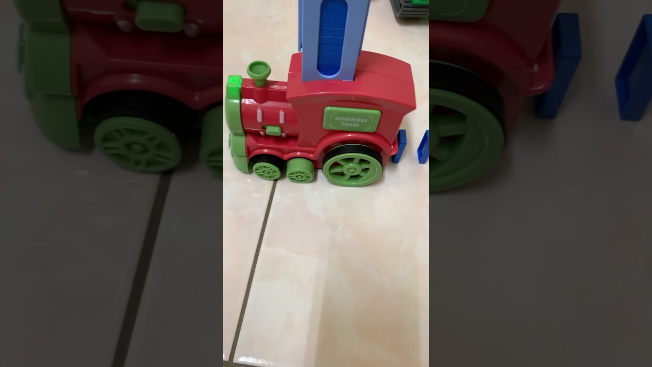 玩具火車自動排骨牌