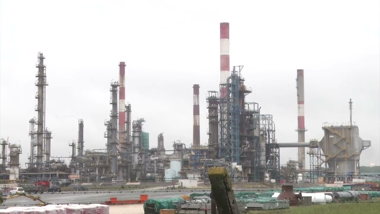 TotalEnergies halves buybacks as low oil, gas prices weigh on profits