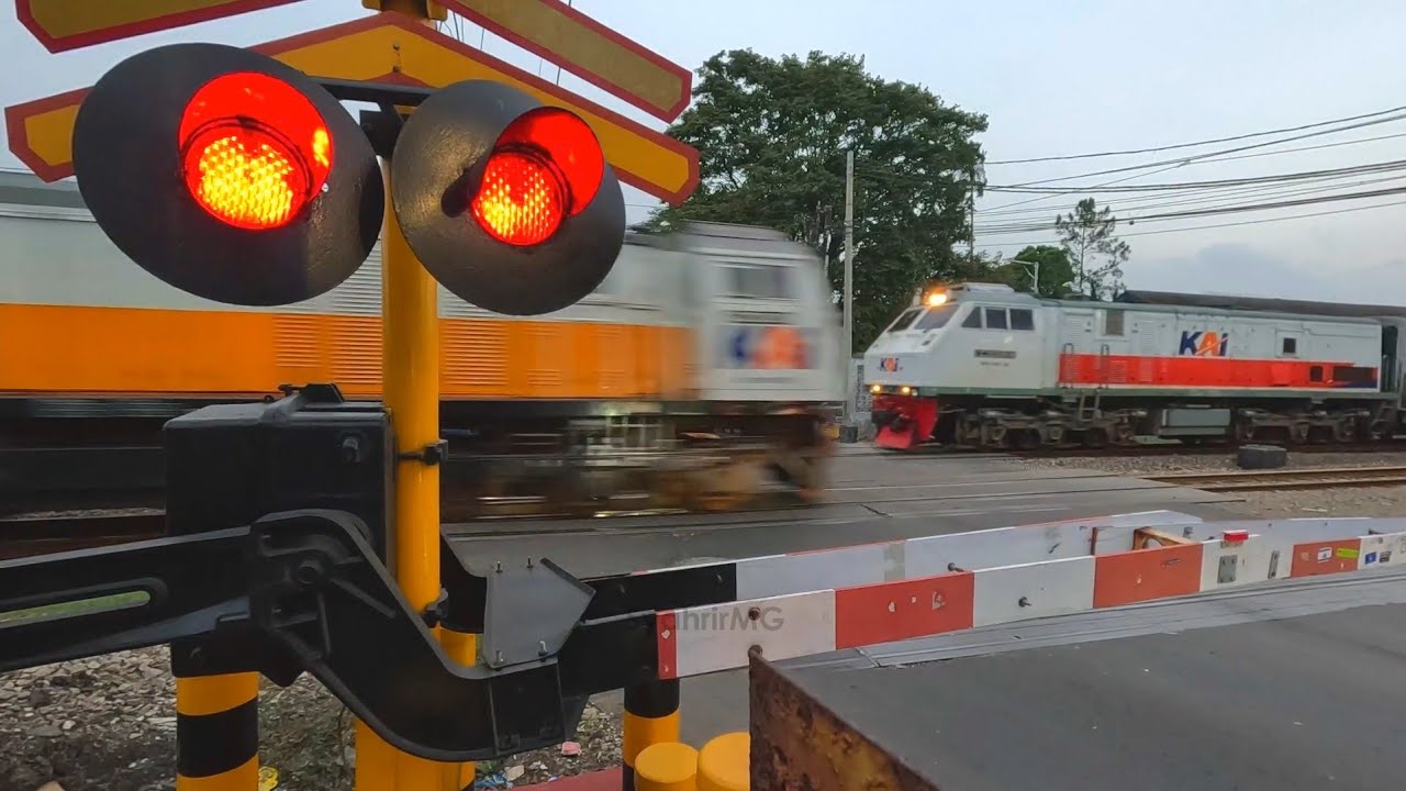 Kompilasi Perlintasan Kereta Api Papasan 5