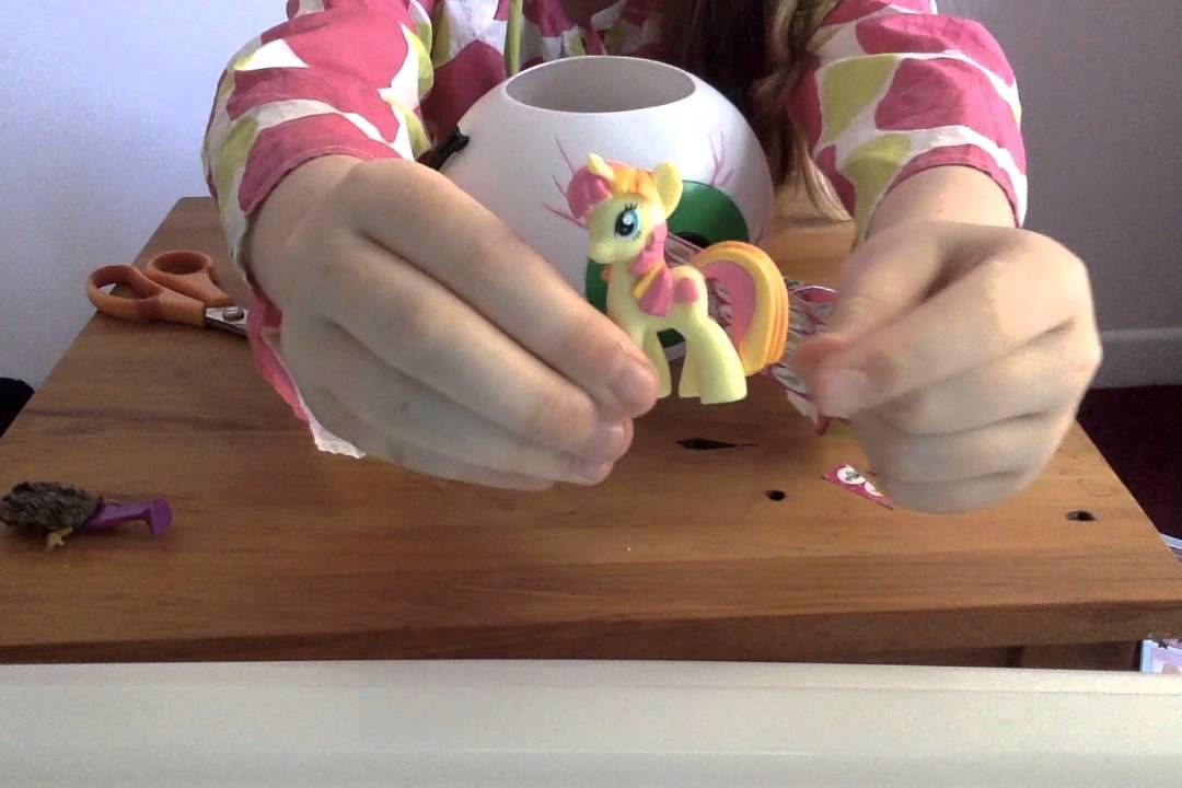 Opening up zelfs, kinder surprise eggs and mylittlepony!!!