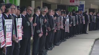 Pilots at American, Southwest, ratchet up strike threats