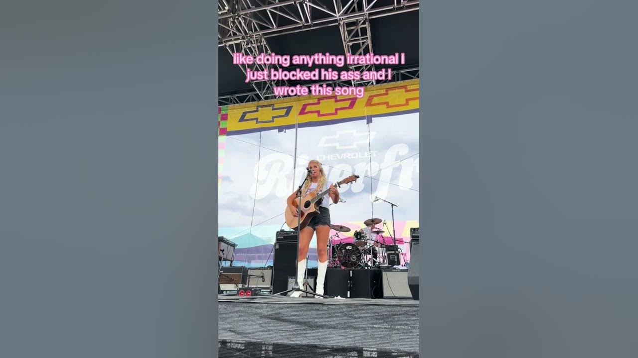 Megan Moroney talk about her ex #music #concert #quebec #performance #country #meganmoroney #fyp