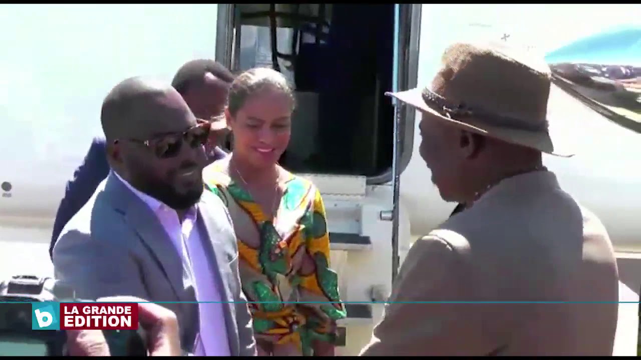 Le Gouverneur Zoe Kabila prend possession des clés de la province du Tanganyika