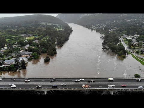 Rising floodwaters in parts of Sydney as weather warning issued