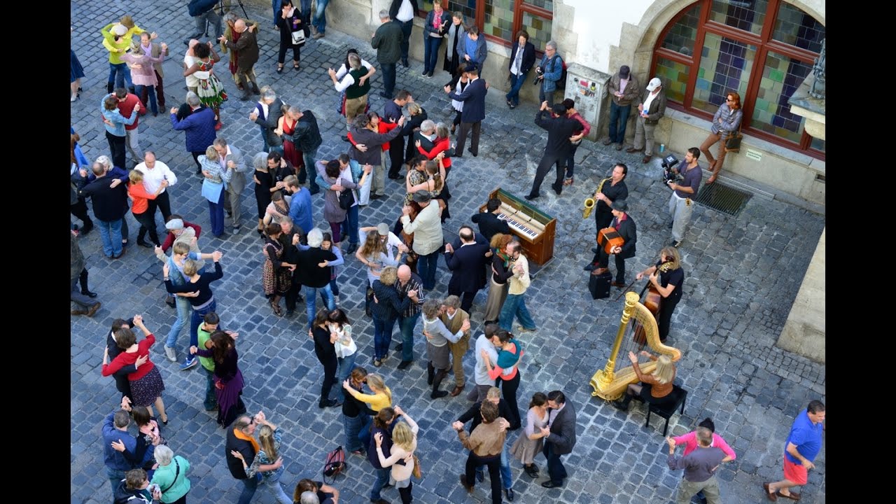 Tango Flashmob   Munich Hofbräuhaus   Quadro Nuevo   La Cumparsita