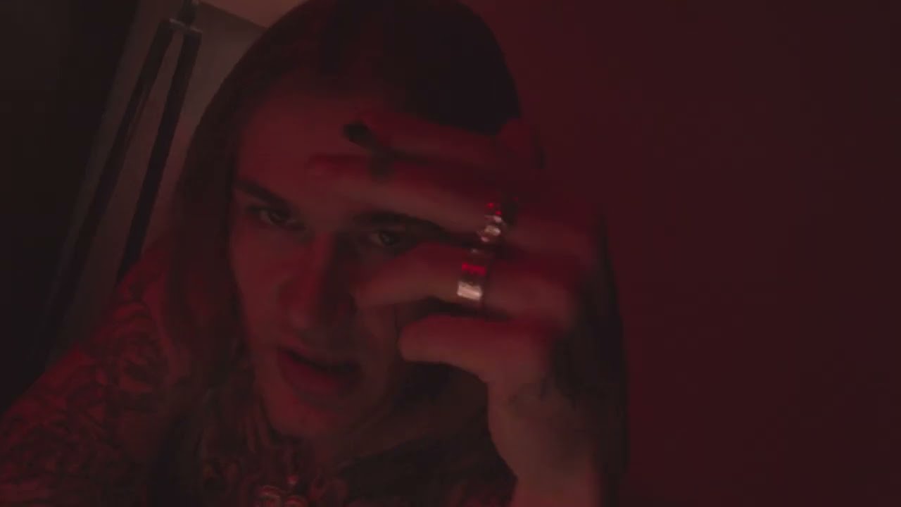 Watch SIN DAVIS ~ FLIEG ( Official Video) on YouTube Watch SIN DAVIS ~ FLIEG ( Official Video) on YouTube