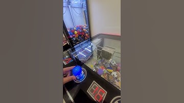 Footy Claw Machine Fail #arcade #clawmachine #cranegame