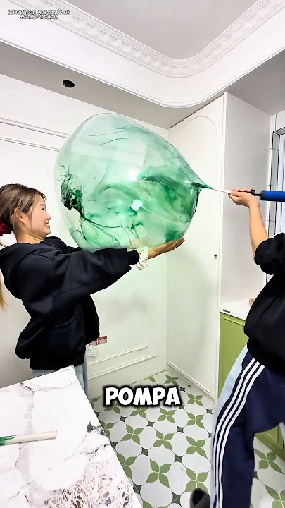 This girl makes giant balloons😱