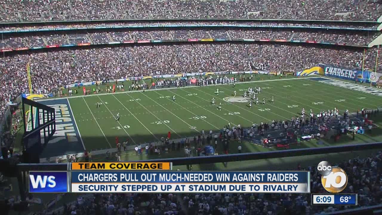 police-break-up-fights-make-25-arrests-at-chargers-raiders-game-youtube
